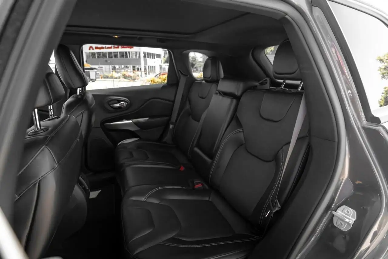 Jeep Cherokee снимка Jeep Cherokee
