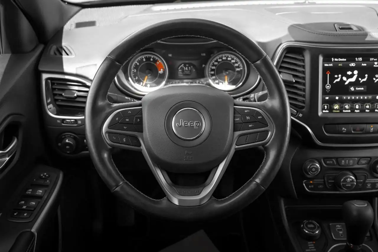 Jeep Cherokee снимка Jeep Cherokee