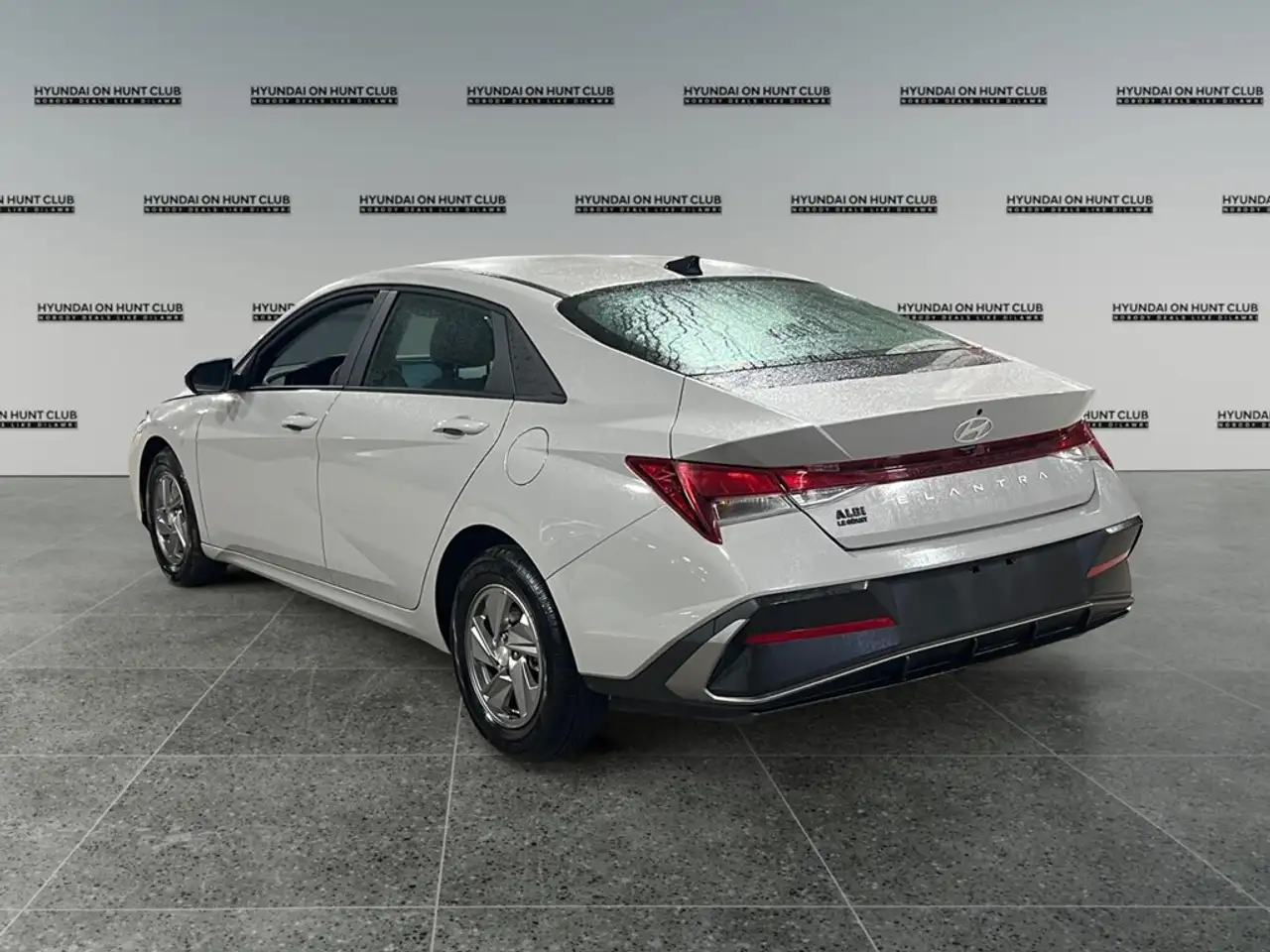Hyundai ELANTRA снимка Hyundai ELANTRA