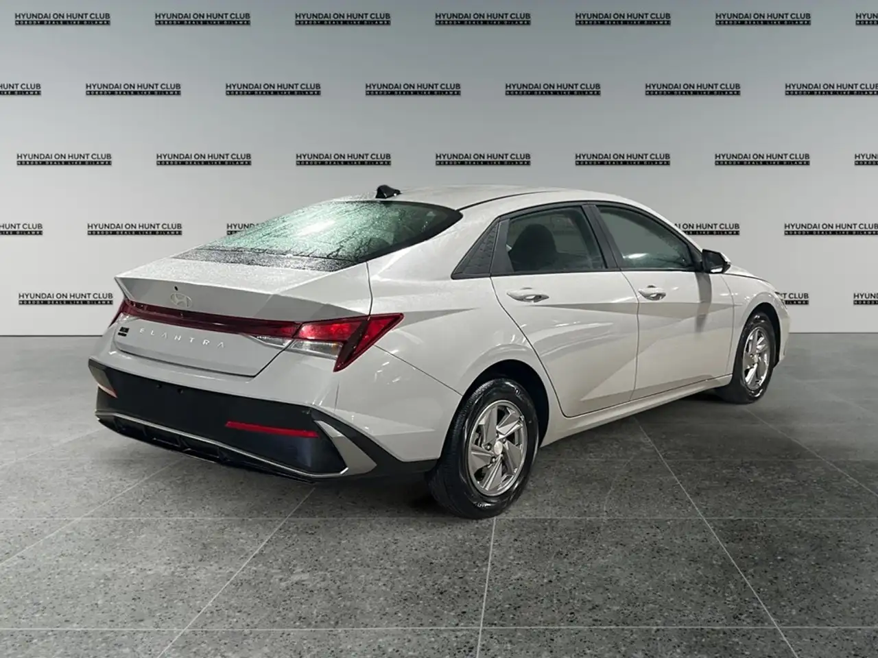 Hyundai ELANTRA снимка Hyundai ELANTRA