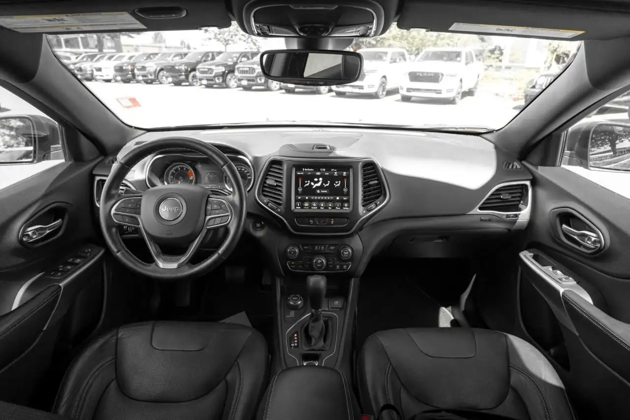 Jeep Cherokee снимка Jeep Cherokee