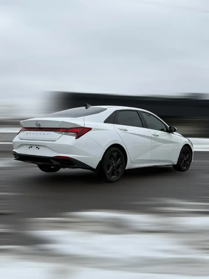 Hyundai ELANTRA снимка Hyundai ELANTRA
