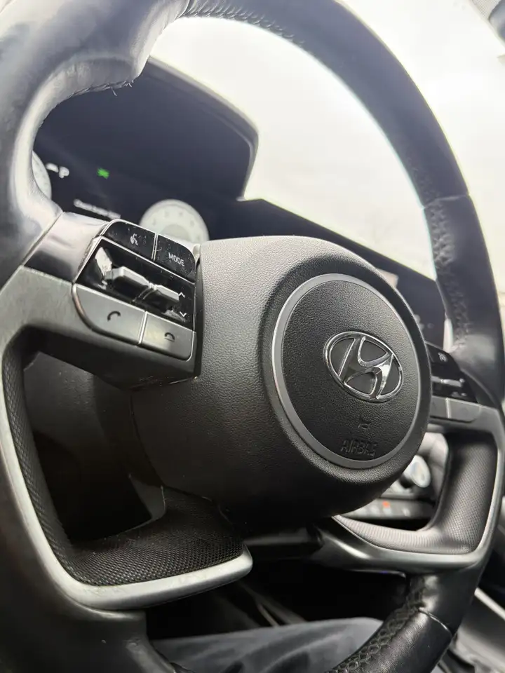 Hyundai ELANTRA снимка Hyundai ELANTRA