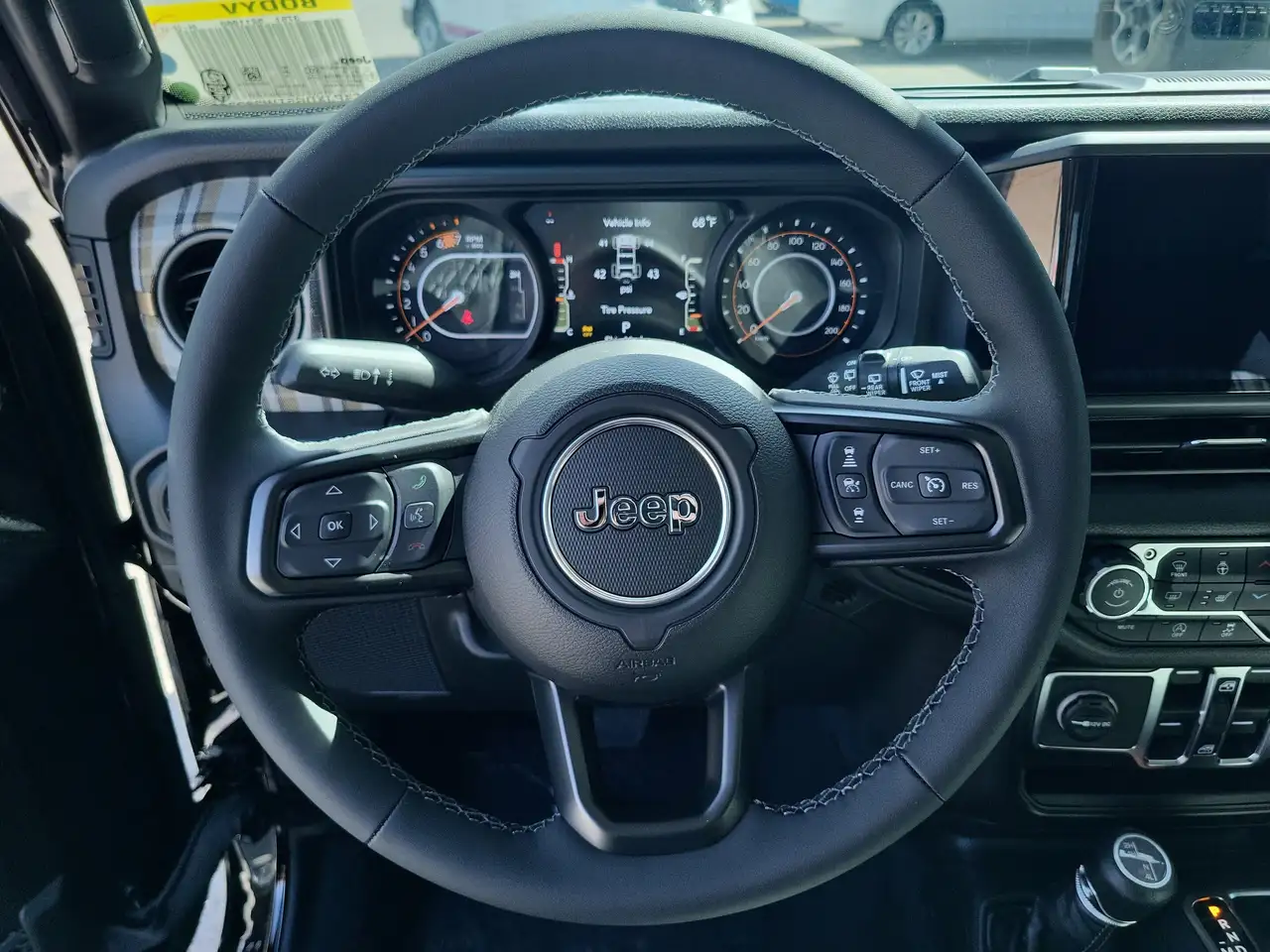 Jeep Wrangler снимка Jeep Wrangler