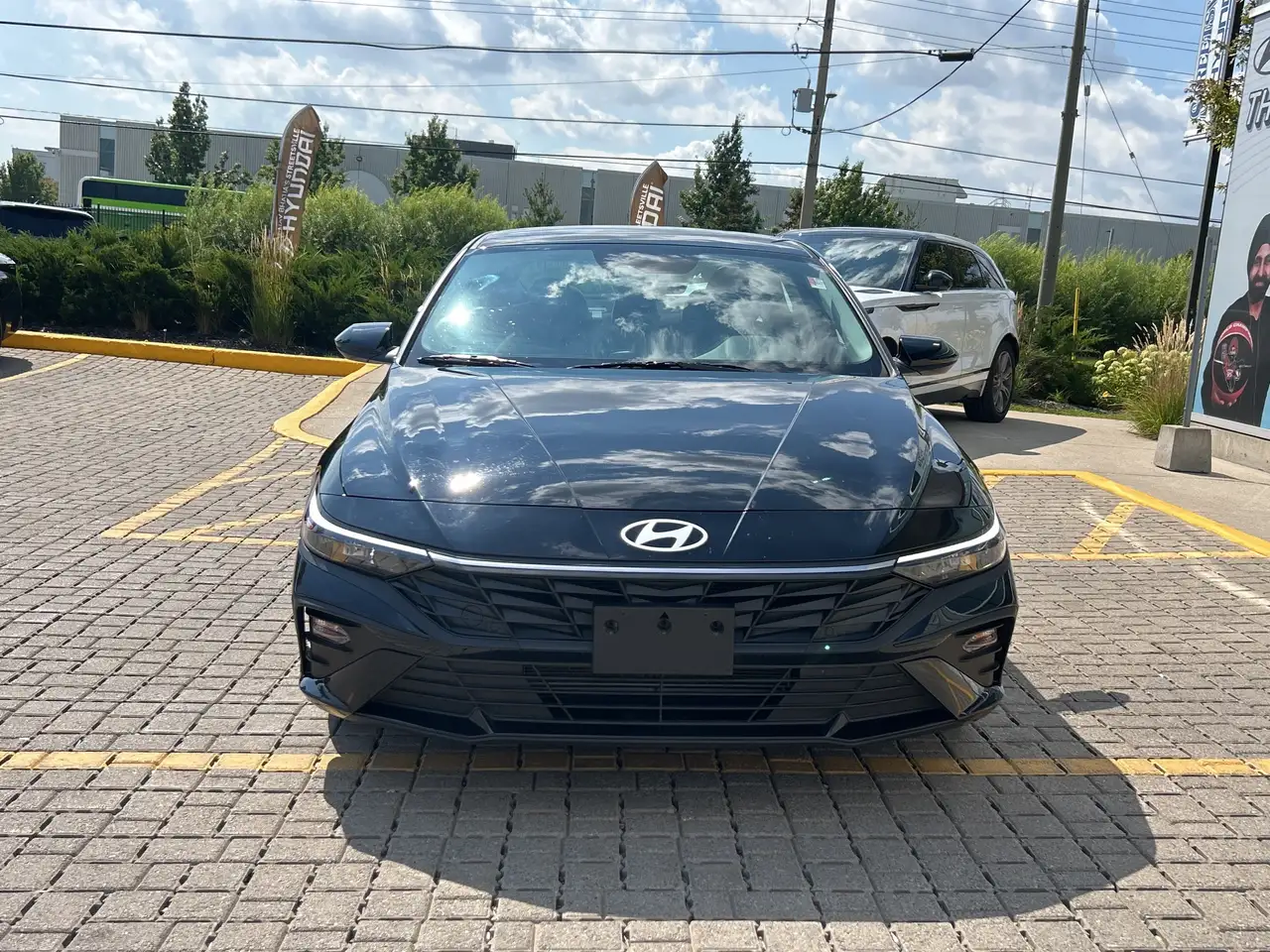 Hyundai ELANTRA снимка Hyundai ELANTRA