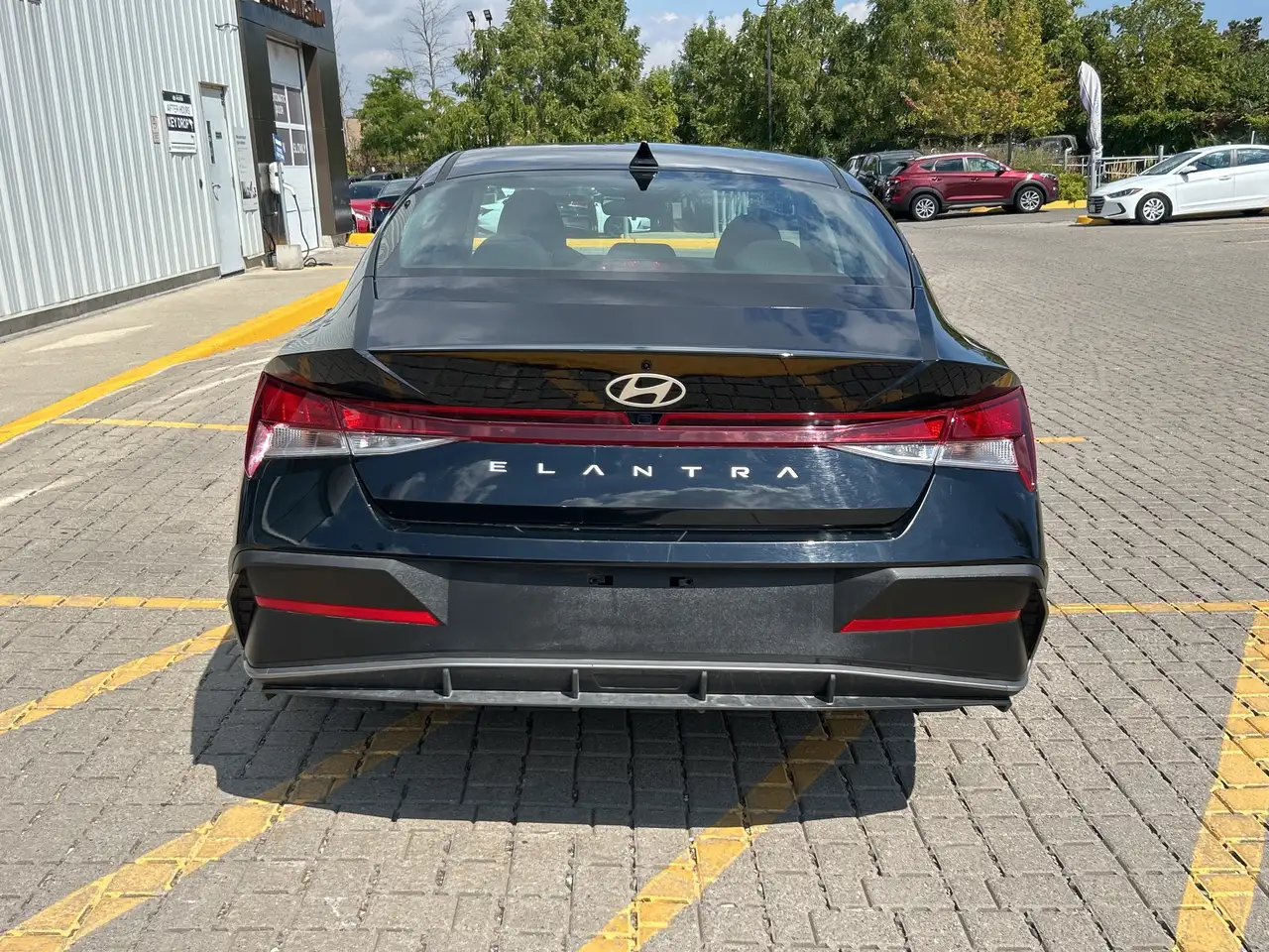 Hyundai ELANTRA снимка Hyundai ELANTRA