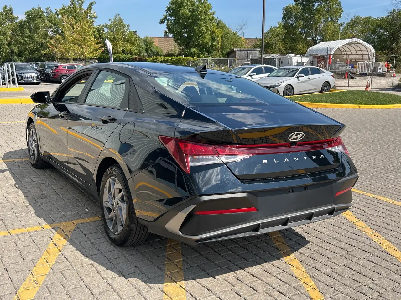 Hyundai ELANTRA снимка Hyundai ELANTRA