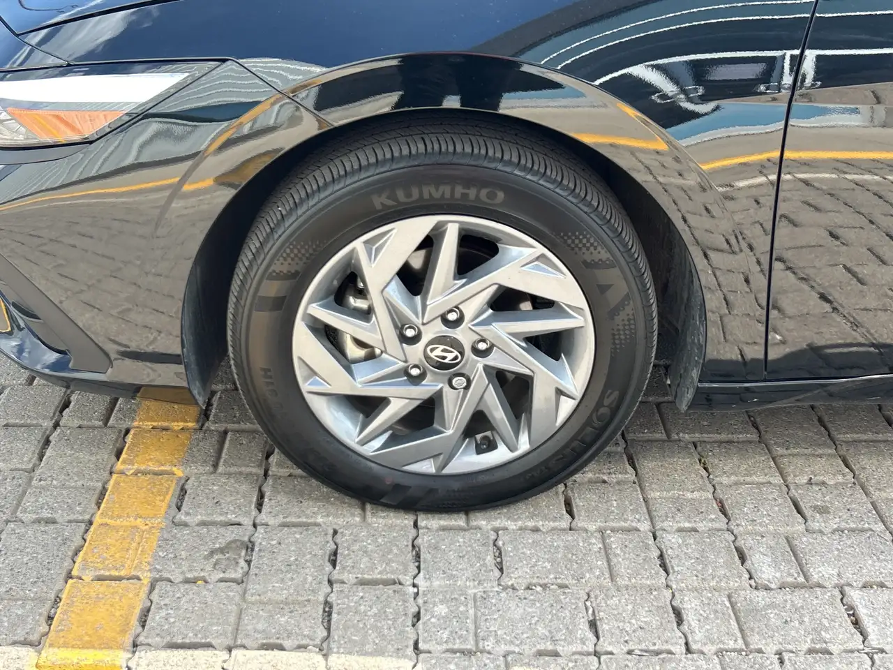 Hyundai ELANTRA снимка Hyundai ELANTRA