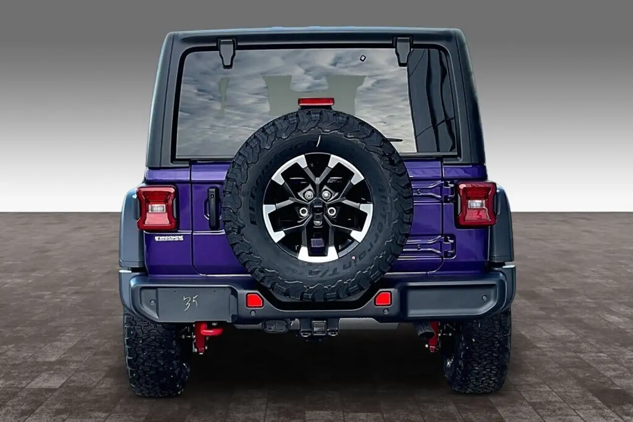 Jeep Wrangler снимка Jeep Wrangler