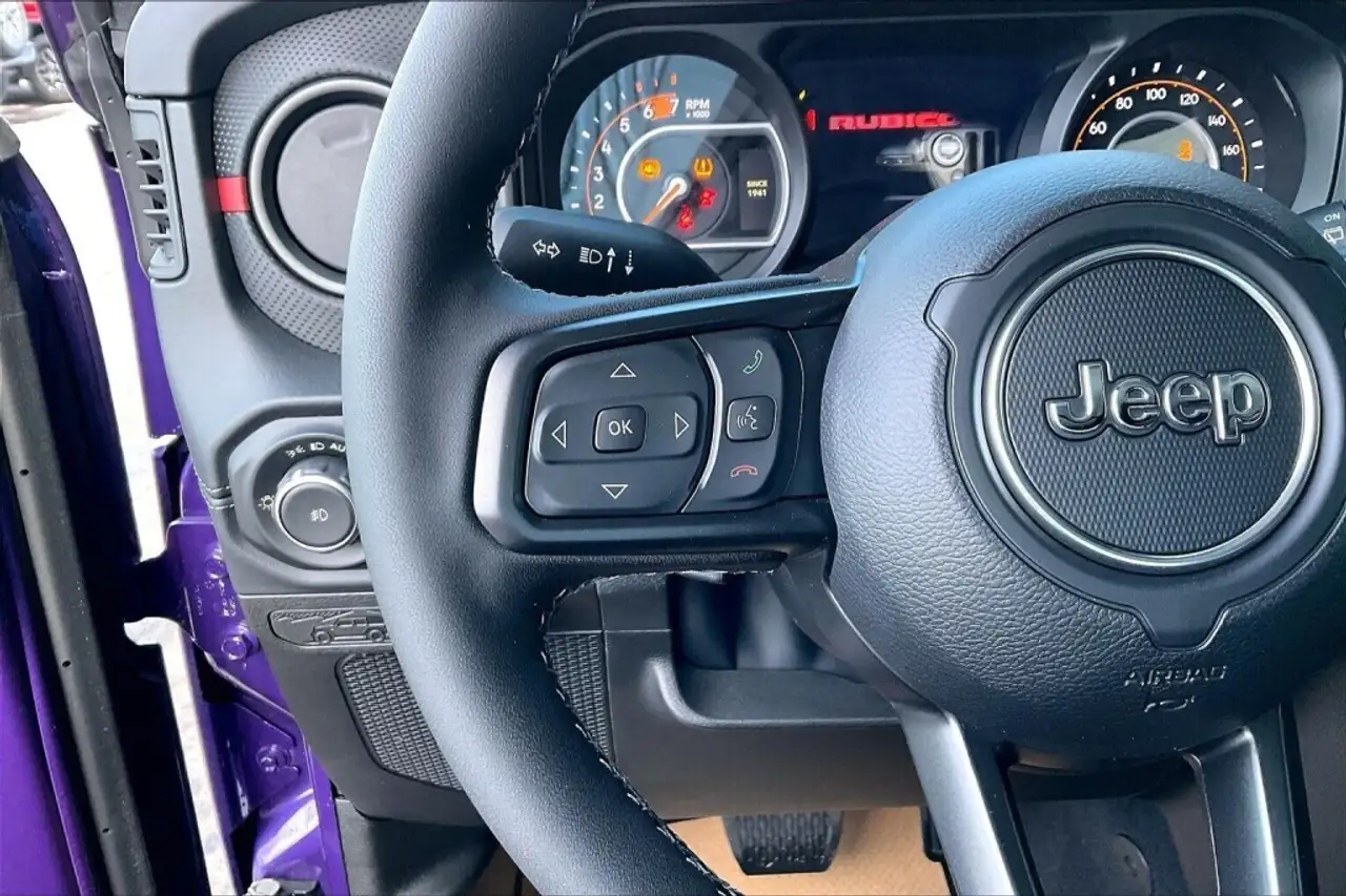 Jeep Wrangler снимка Jeep Wrangler