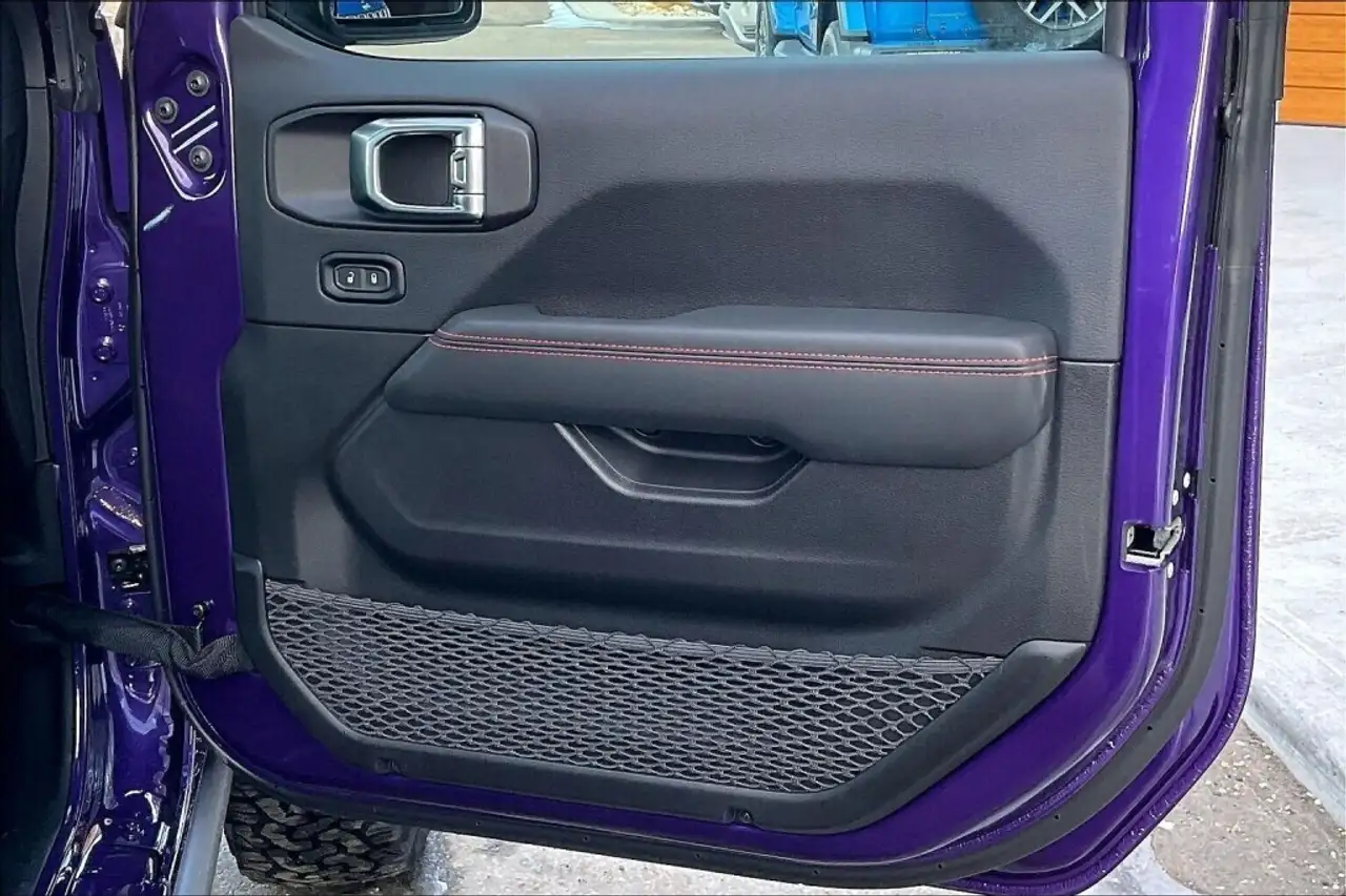 Jeep Wrangler снимка Jeep Wrangler