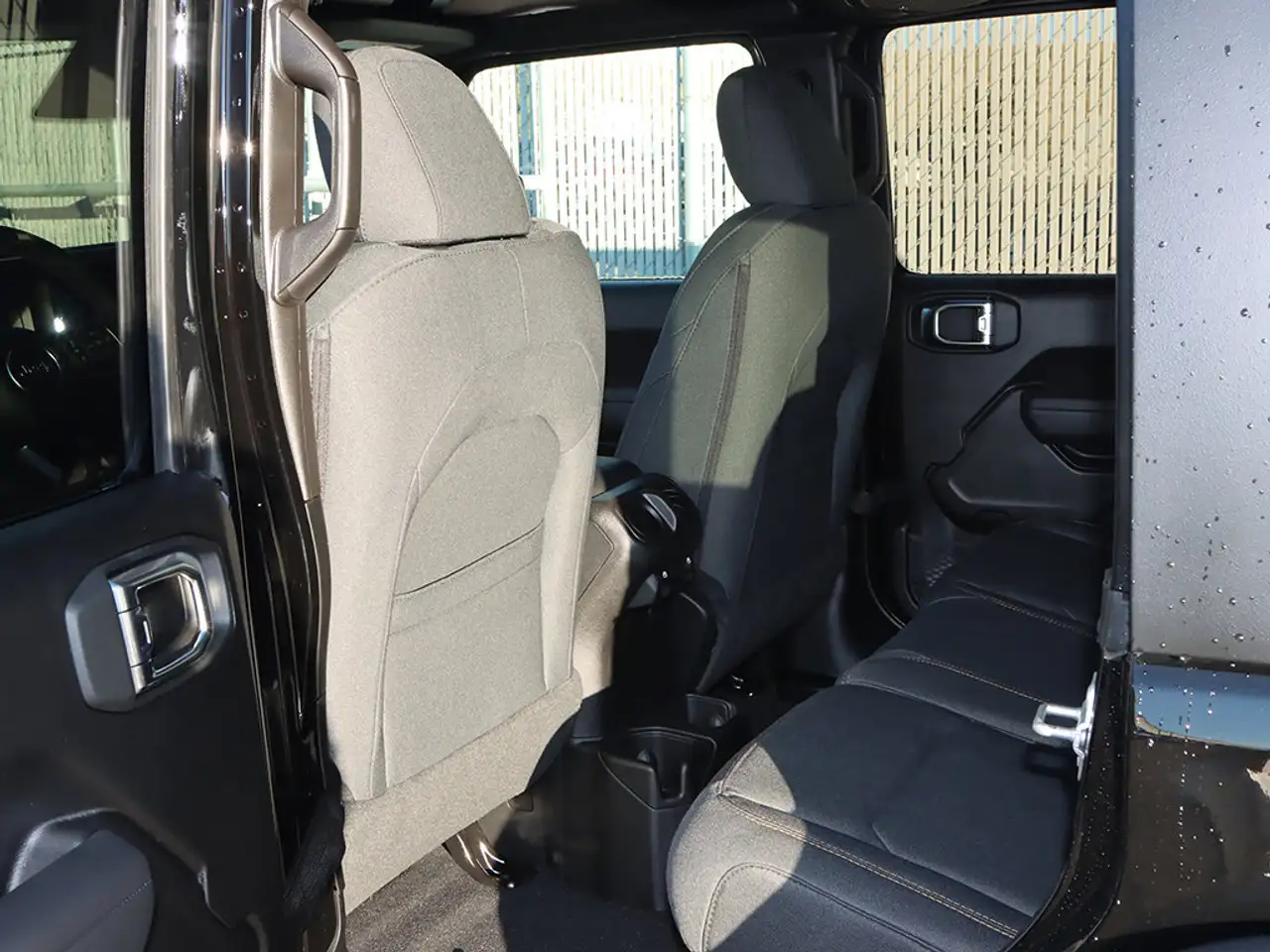 Jeep Wrangler снимка Jeep Wrangler