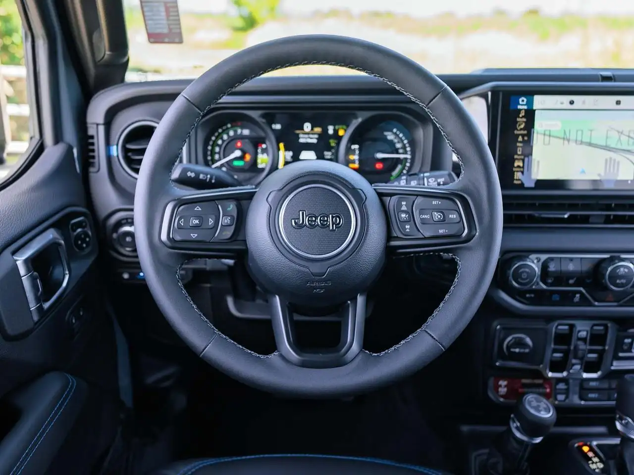 Jeep Wrangler снимка Jeep Wrangler