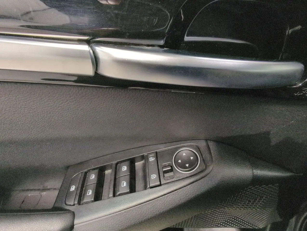 Kia Seltos снимка Kia Seltos