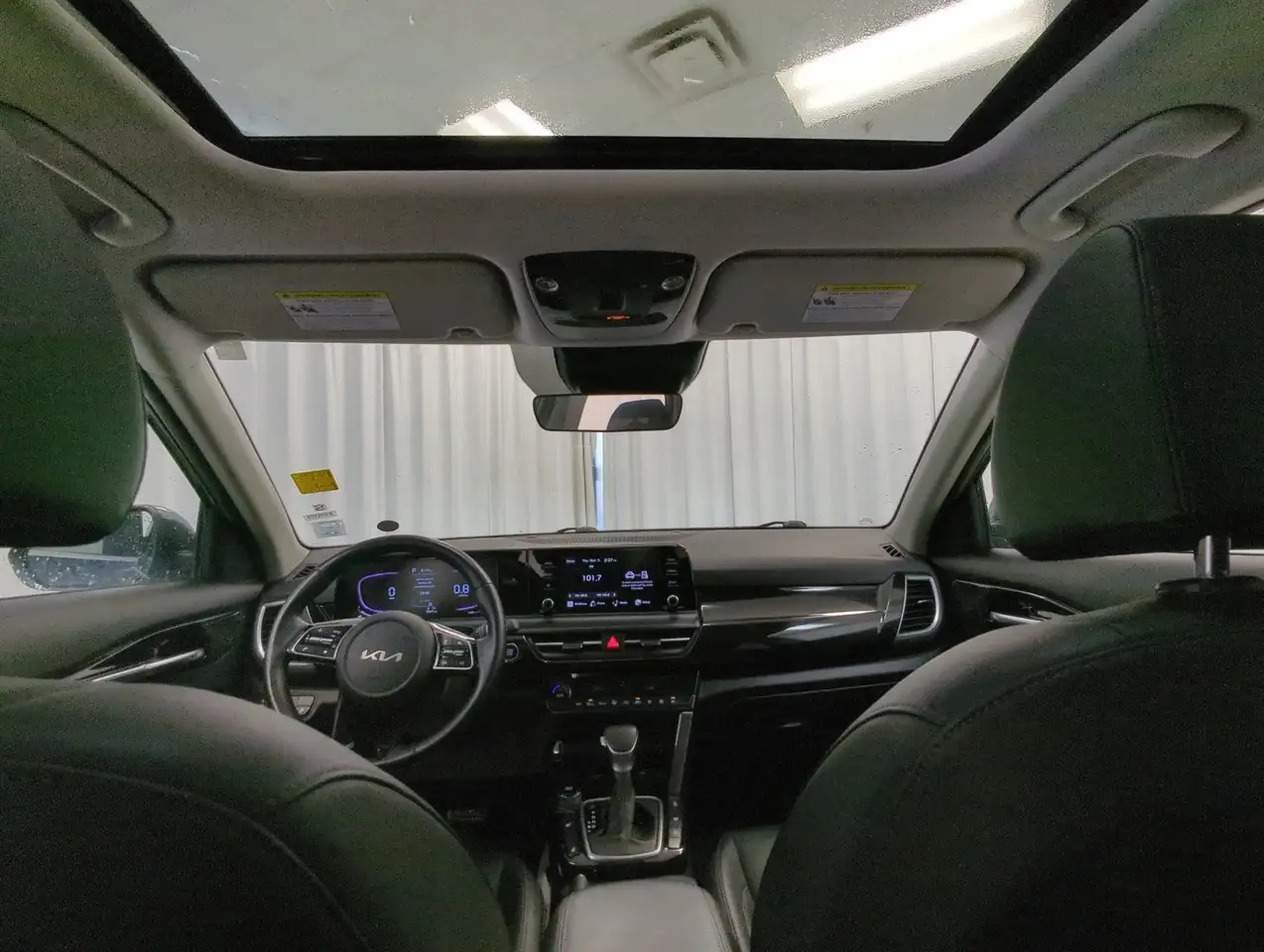 Kia Seltos снимка Kia Seltos