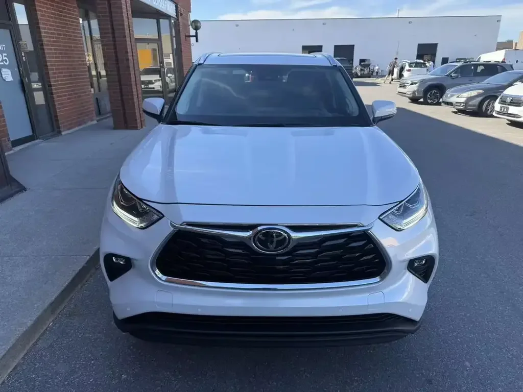 Toyota Highlander снимка Toyota Highlander