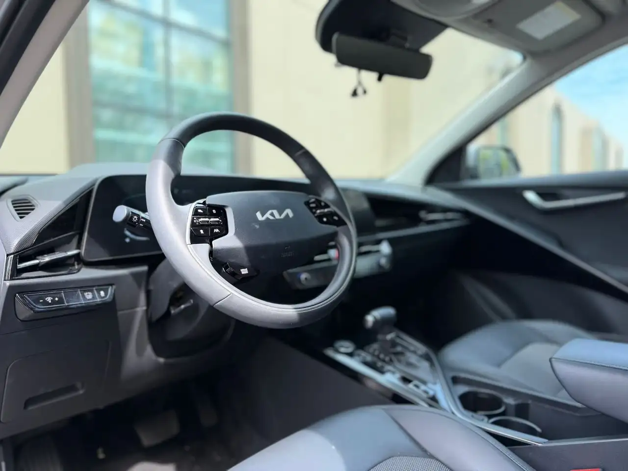 Kia Niro снимка Kia Niro