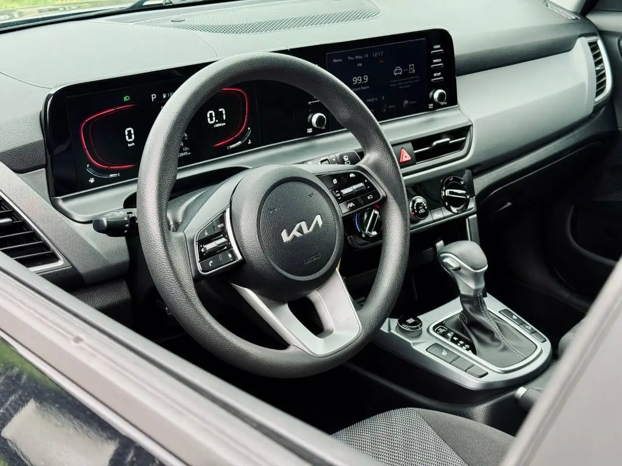Kia Seltos photo Kia Seltos