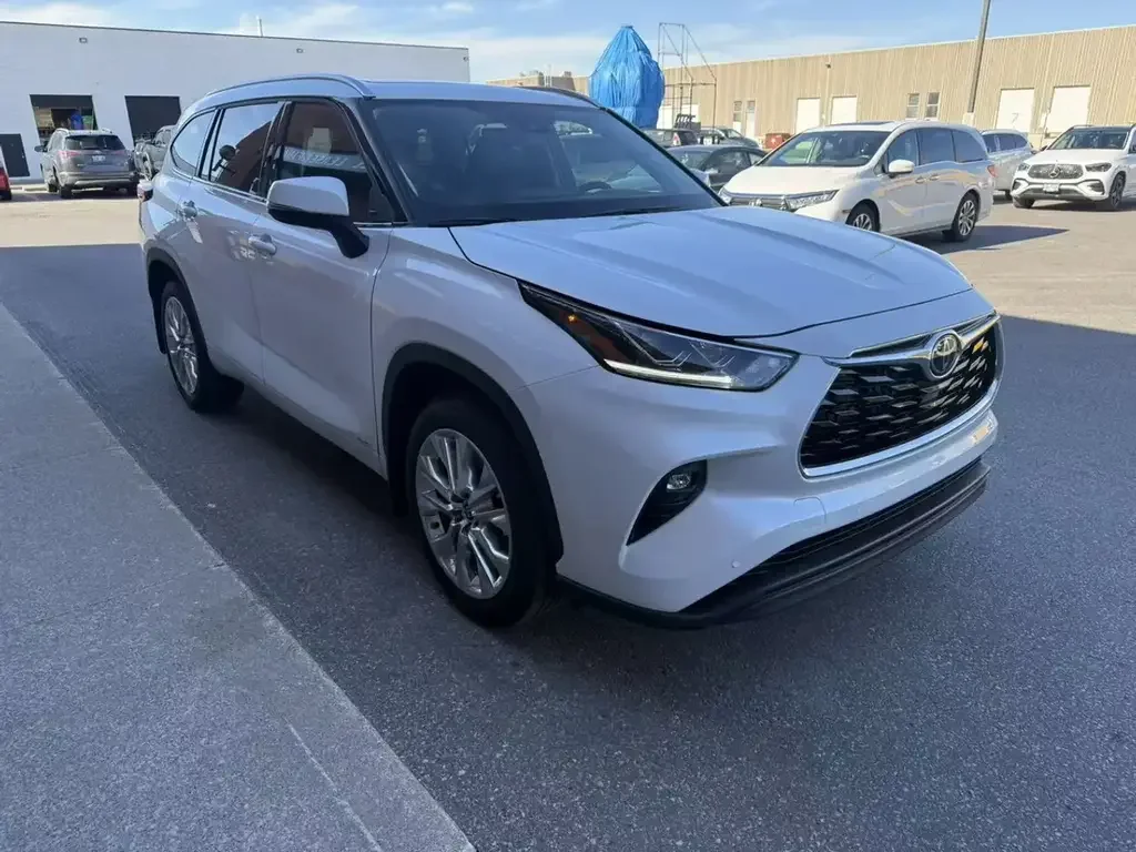 Toyota Highlander снимка Toyota Highlander