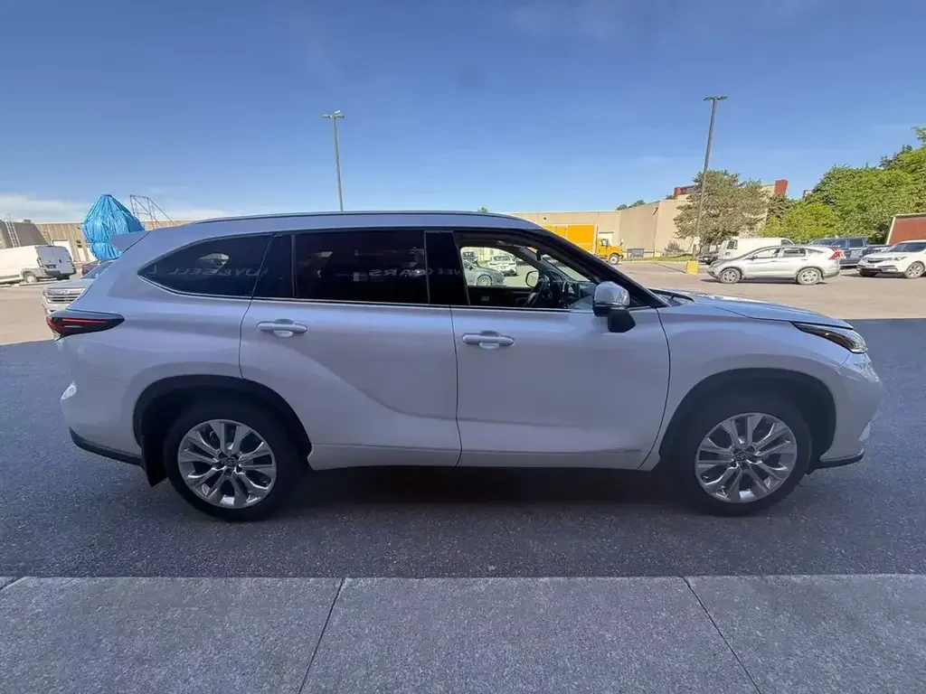 Toyota Highlander снимка Toyota Highlander