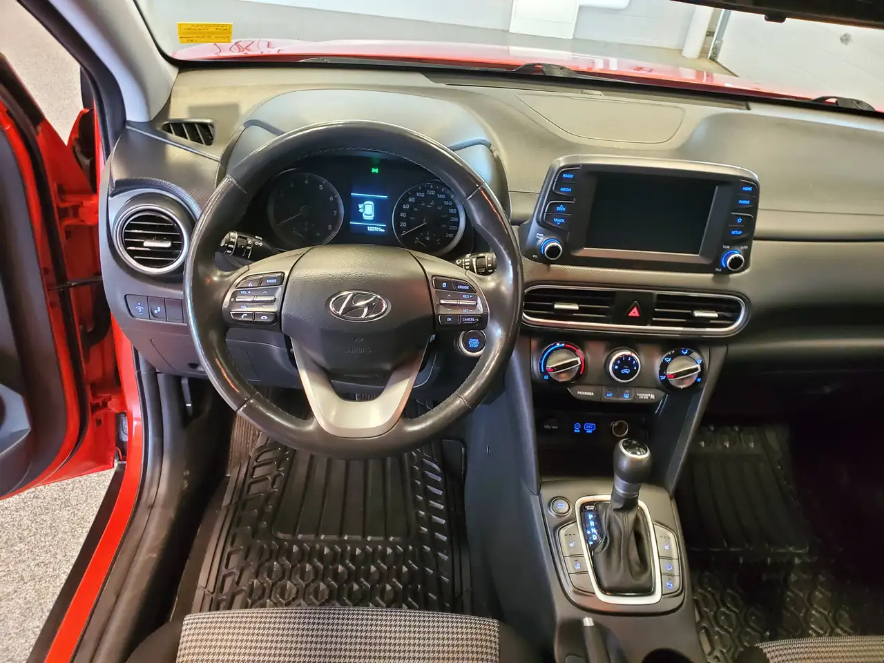 Hyundai KONA photo Hyundai KONA