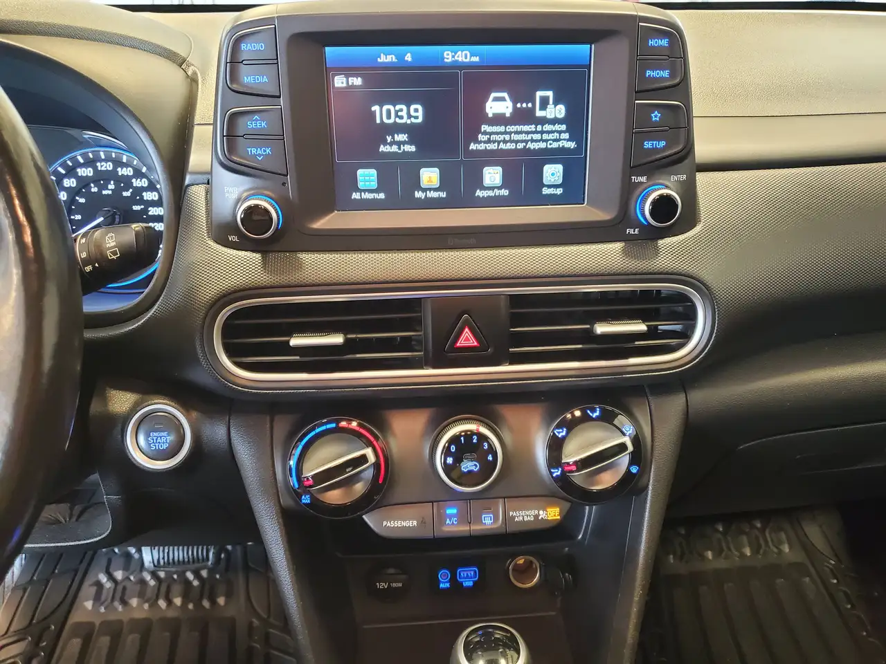 Hyundai KONA photo Hyundai KONA