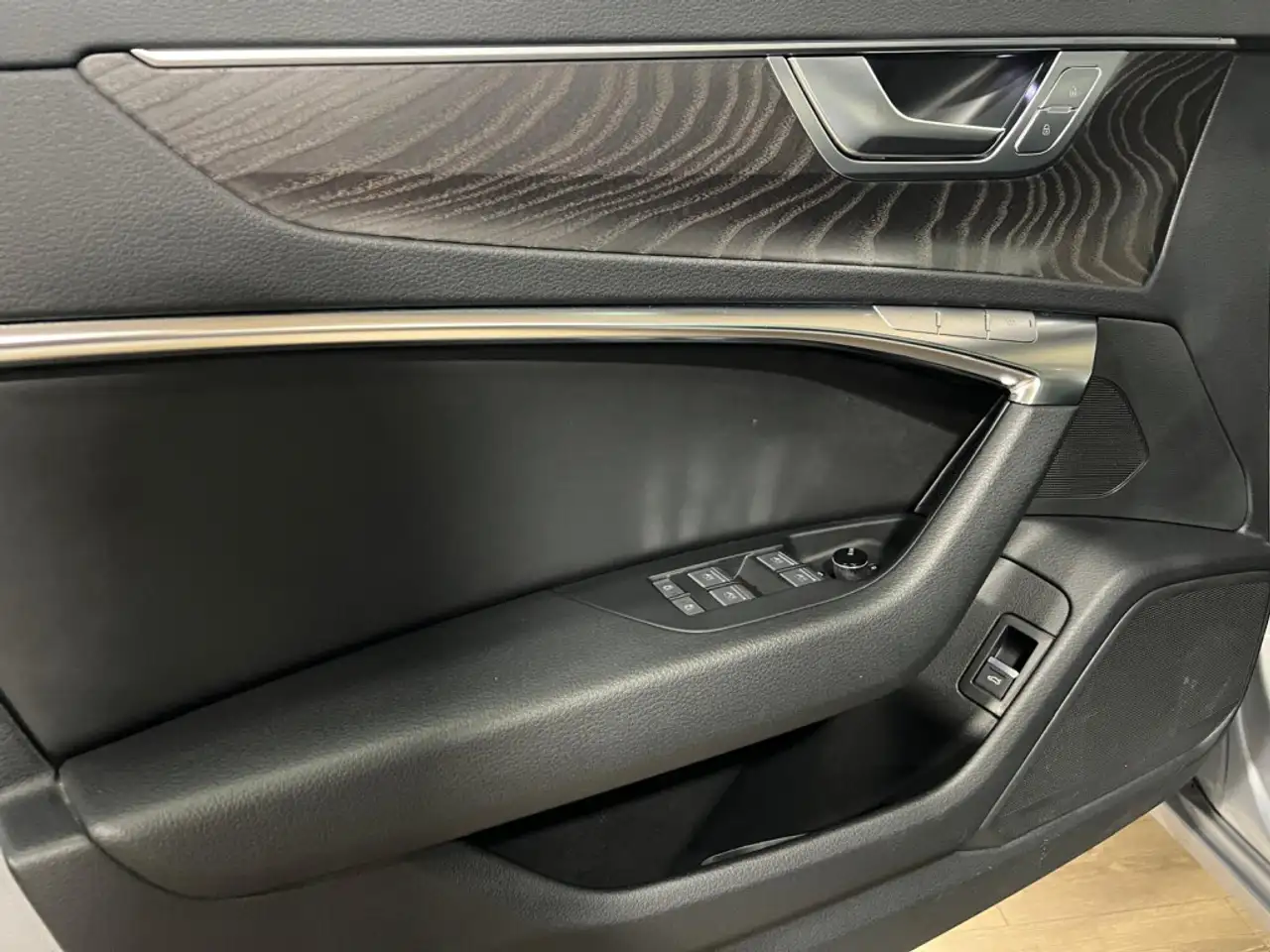 Audi A6 снимка Audi A6