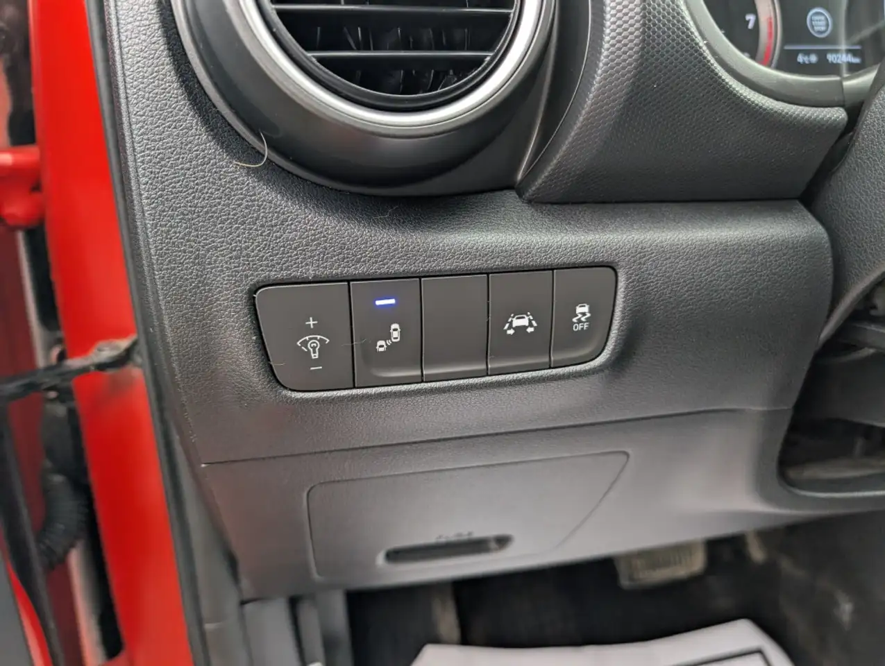 Hyundai KONA снимка Hyundai KONA