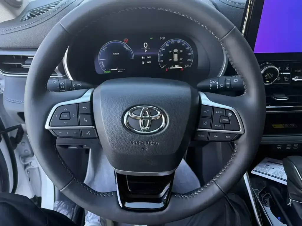 Toyota Highlander снимка Toyota Highlander