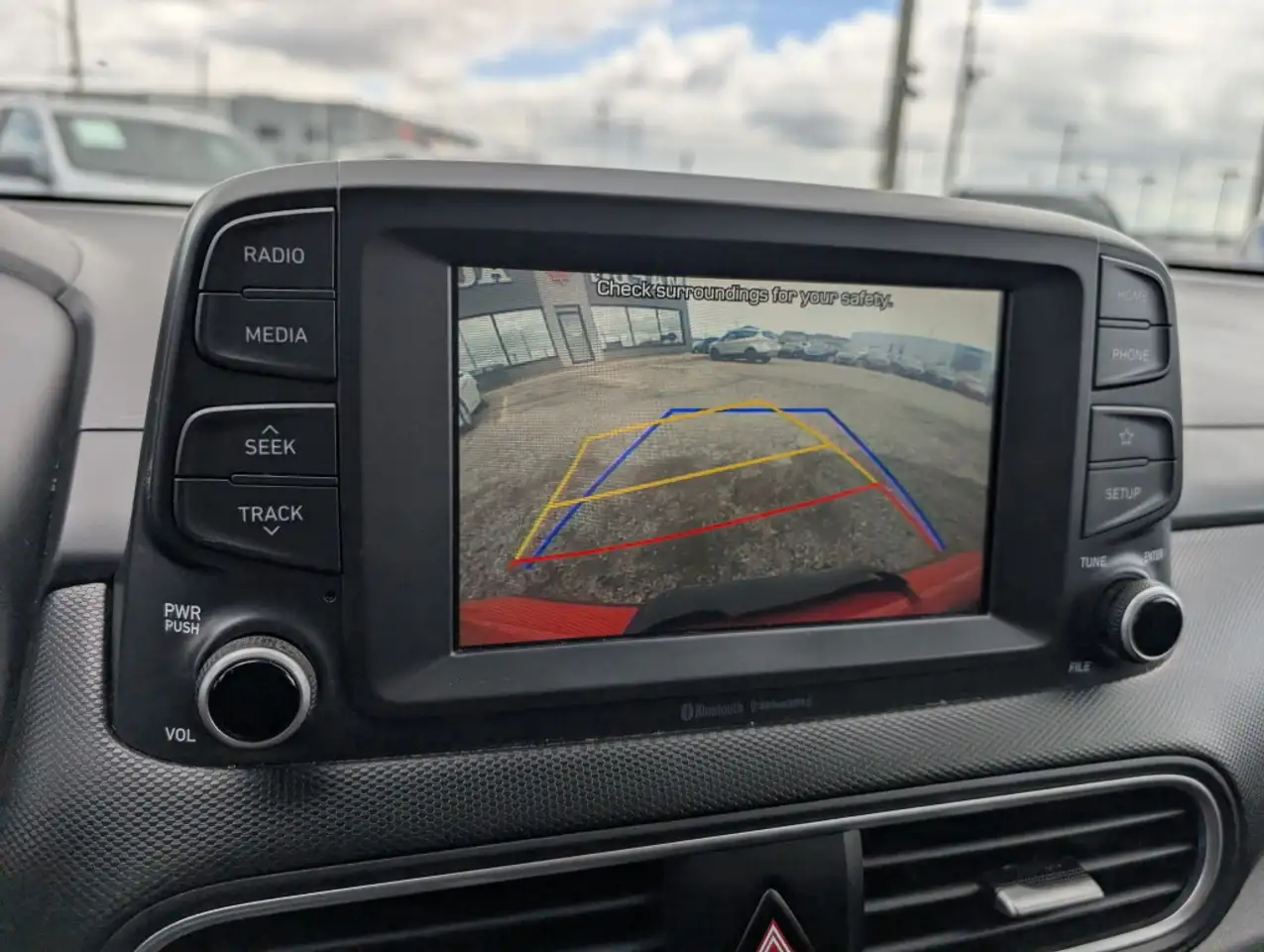 Hyundai KONA снимка Hyundai KONA