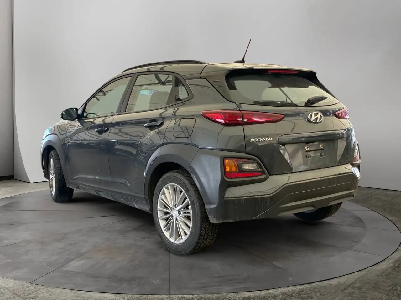 Hyundai KONA снимка Hyundai KONA