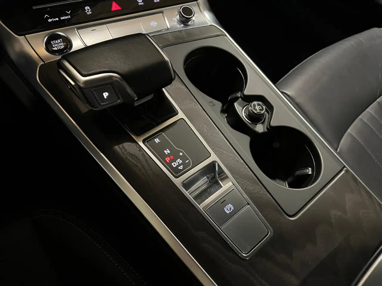 Audi A6 снимка Audi A6