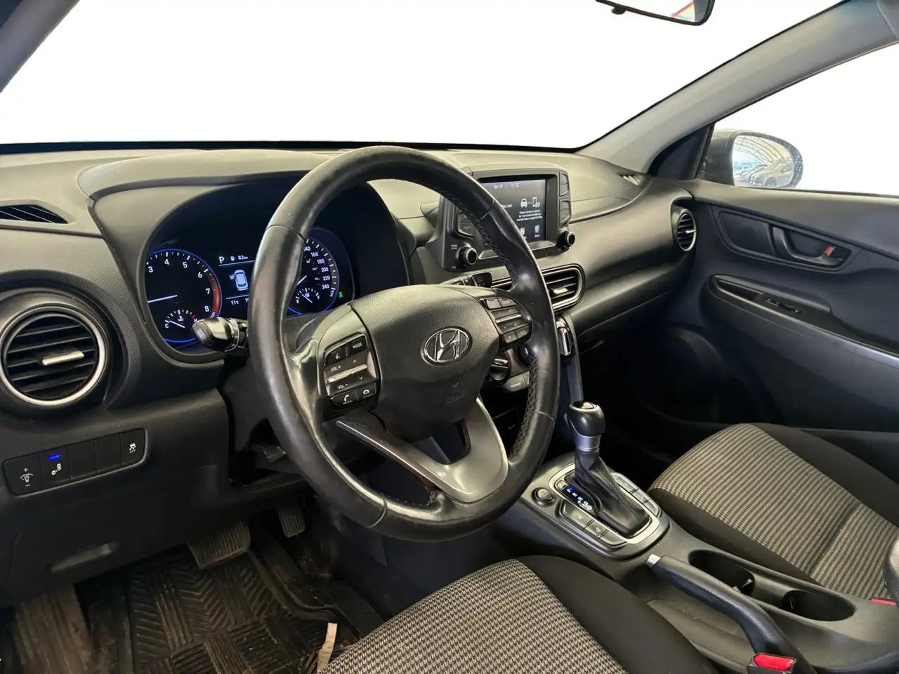 Hyundai KONA снимка Hyundai KONA