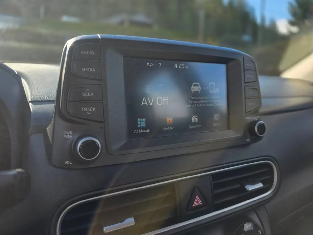 Hyundai KONA снимка Hyundai KONA