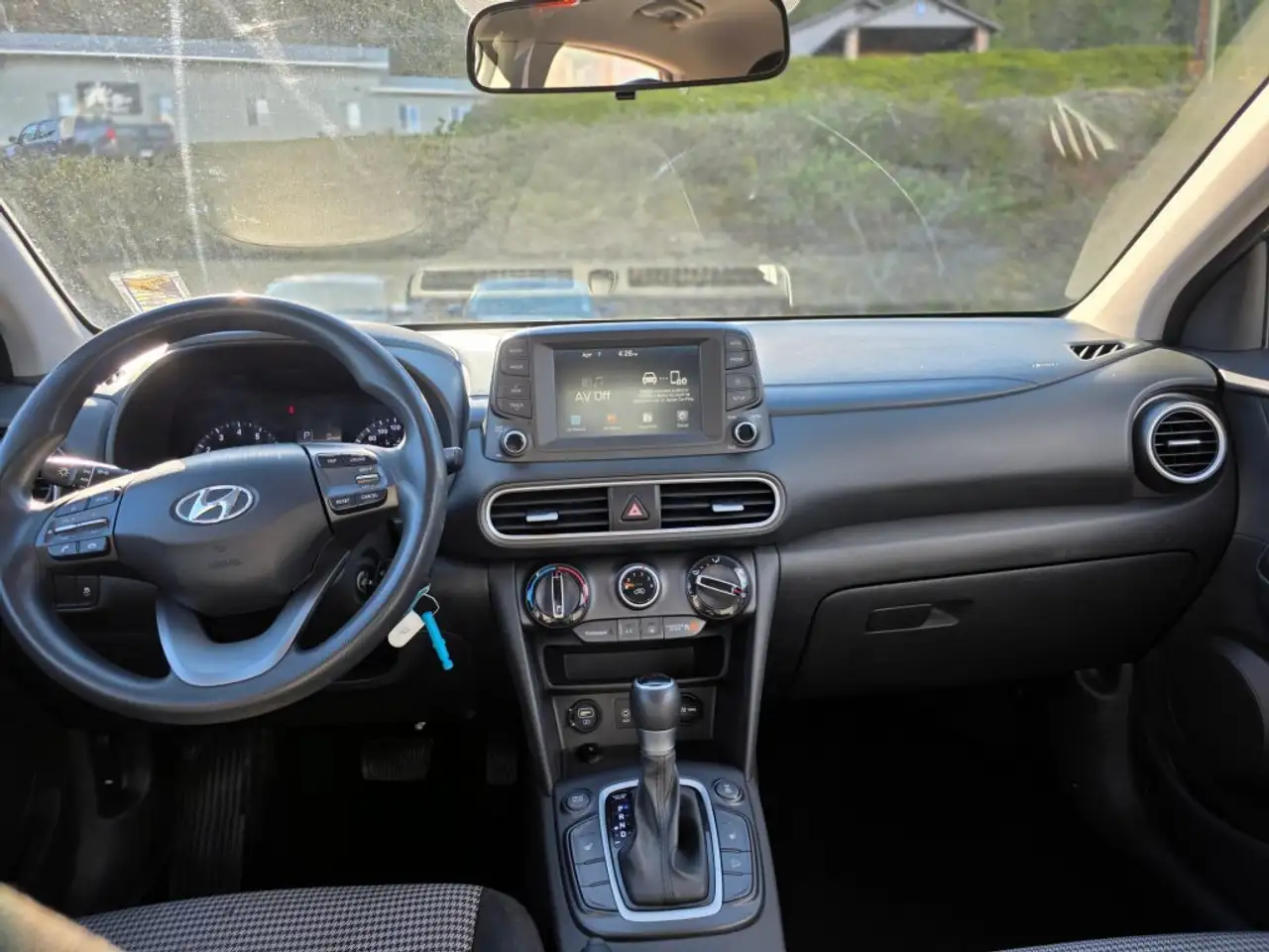 Hyundai KONA снимка Hyundai KONA