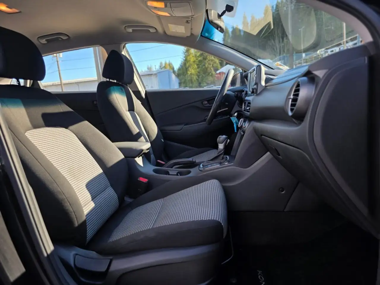 Hyundai KONA снимка Hyundai KONA
