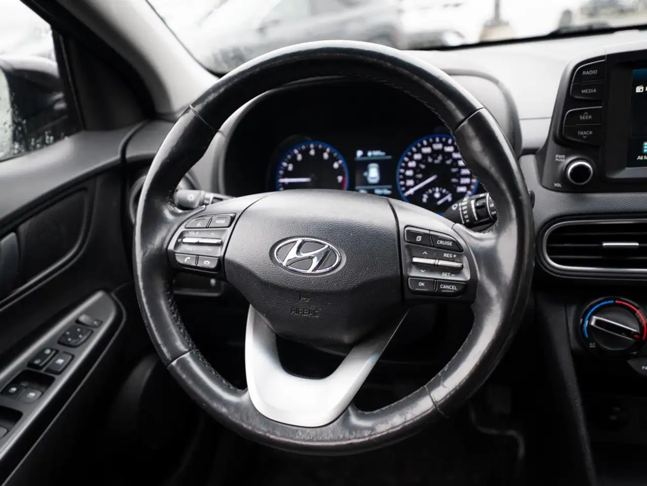 Hyundai KONA photo Hyundai KONA