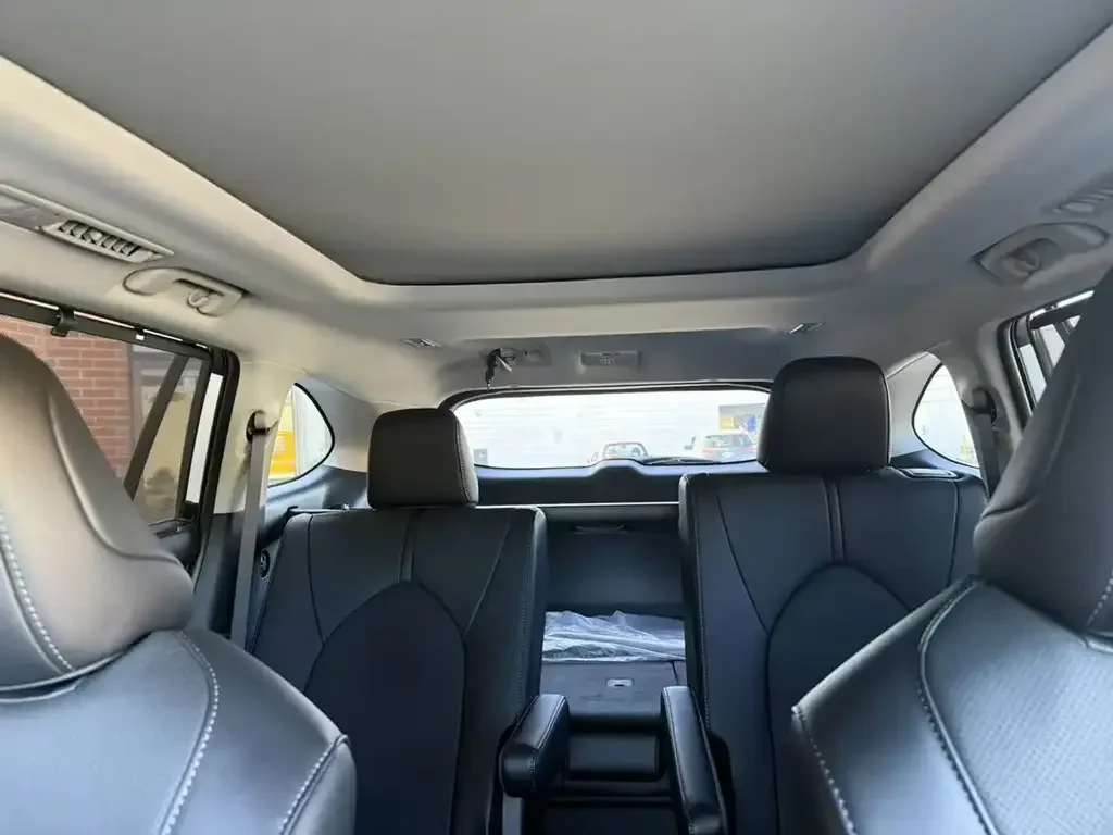 Toyota Highlander снимка Toyota Highlander