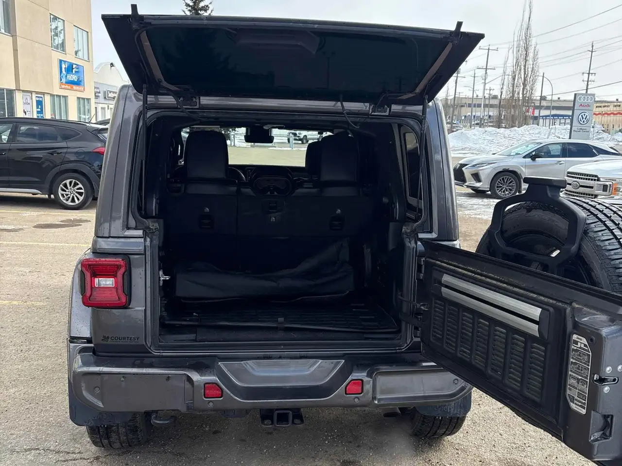 Jeep Wrangler снимка Jeep Wrangler