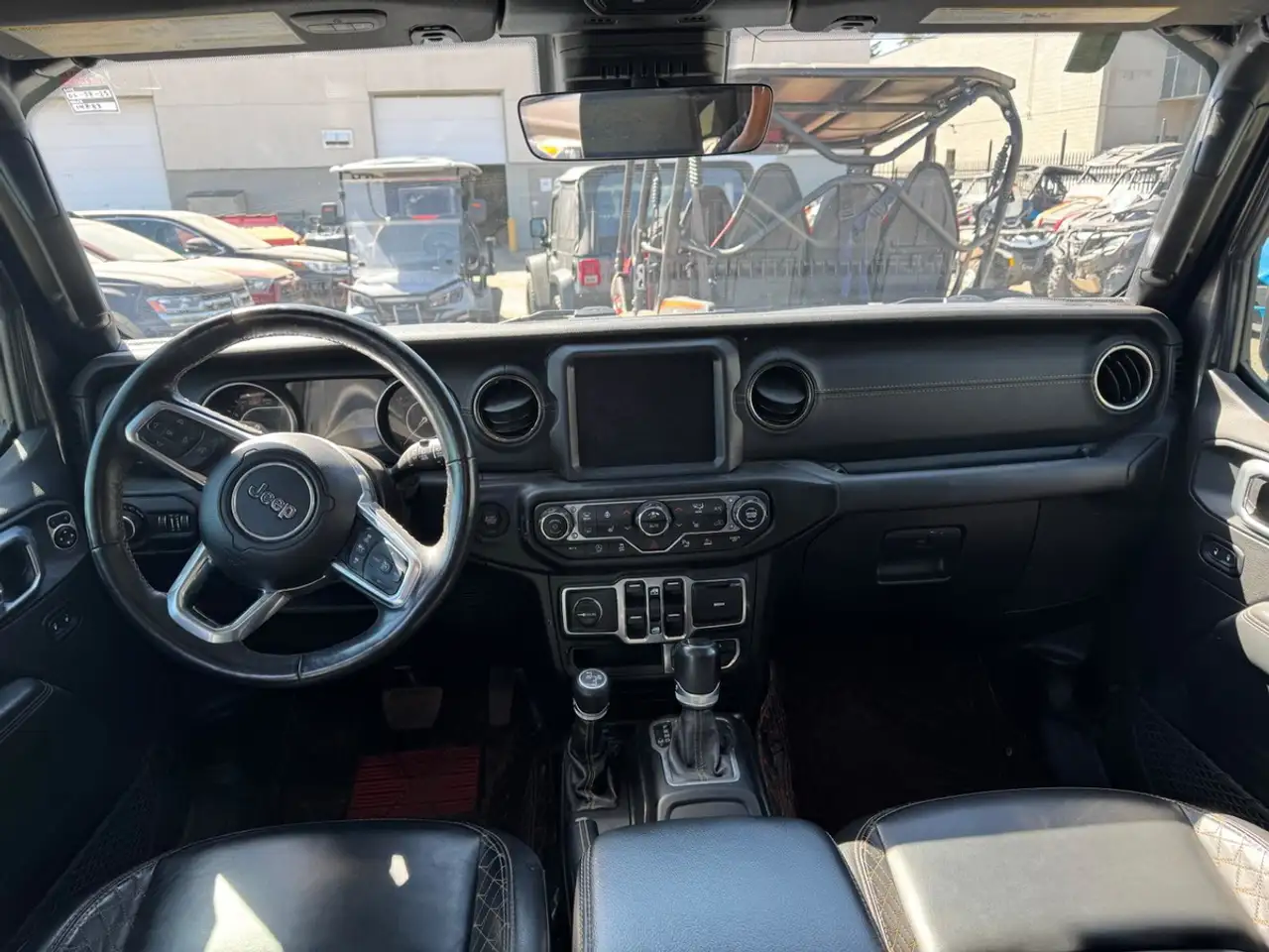 Jeep Wrangler снимка Jeep Wrangler