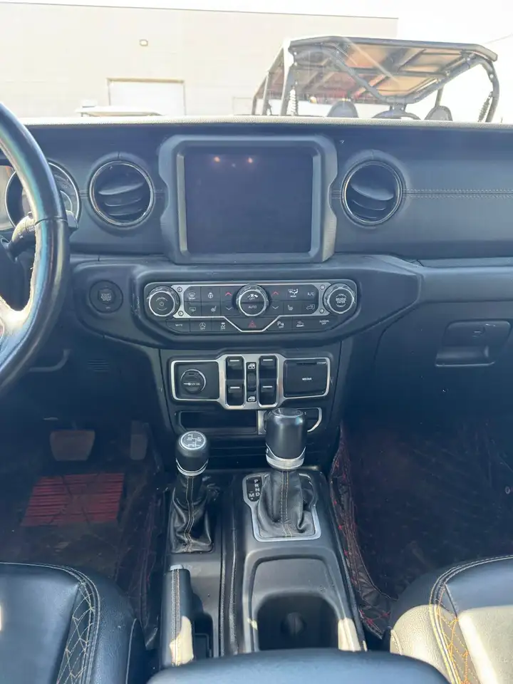 Jeep Wrangler снимка Jeep Wrangler