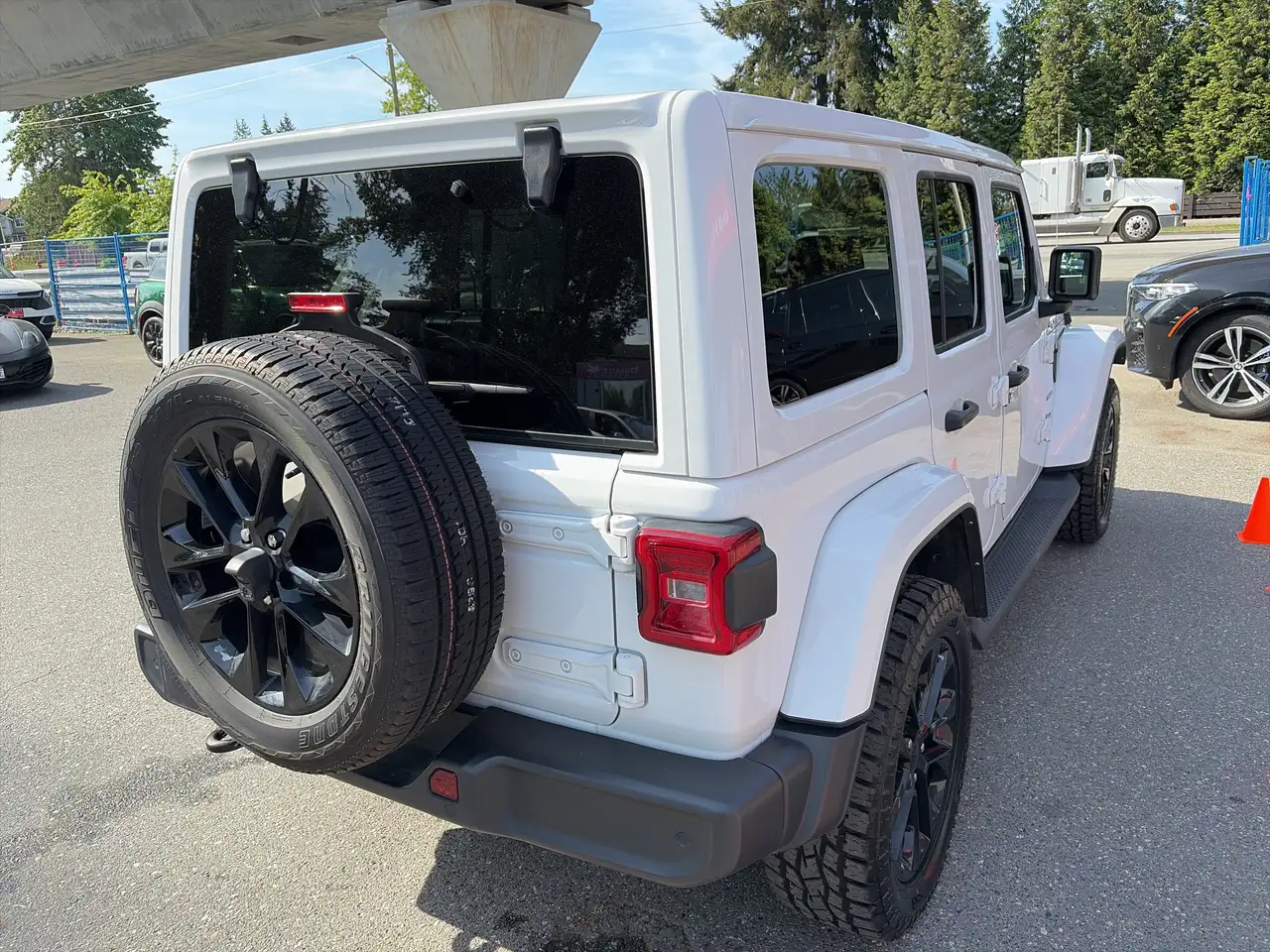 Jeep Wrangler снимка Jeep Wrangler