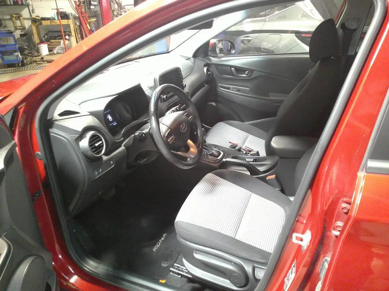 Hyundai KONA снимка Hyundai KONA