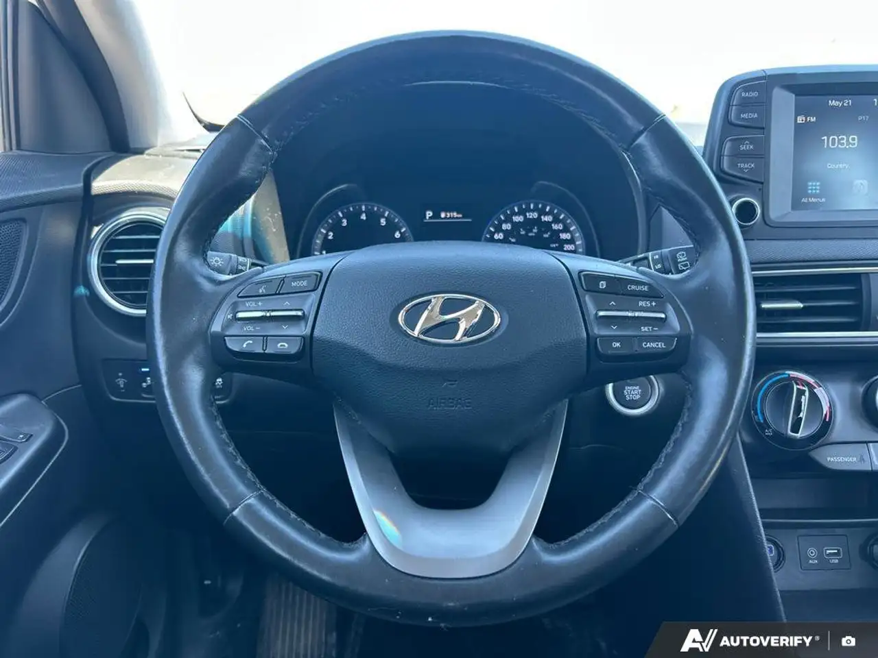 Hyundai KONA photo Hyundai KONA