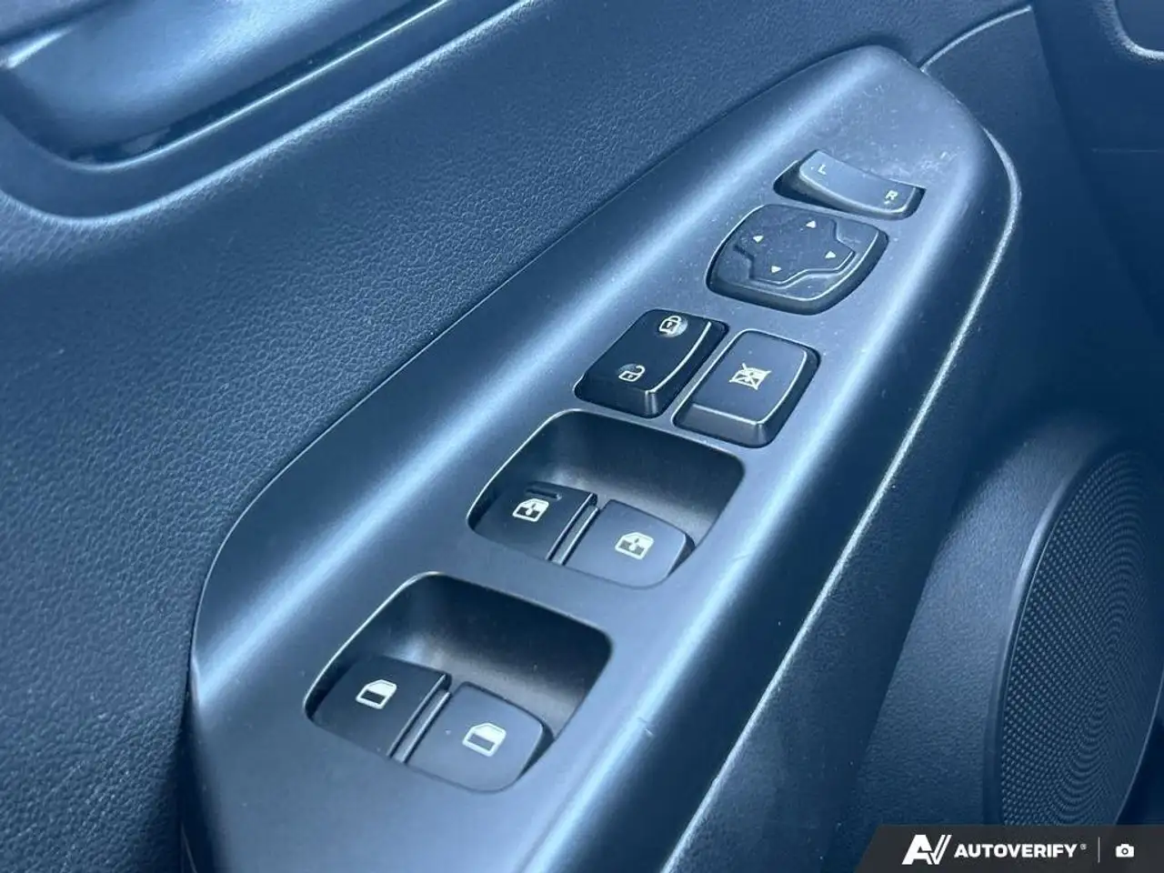 Hyundai KONA photo Hyundai KONA
