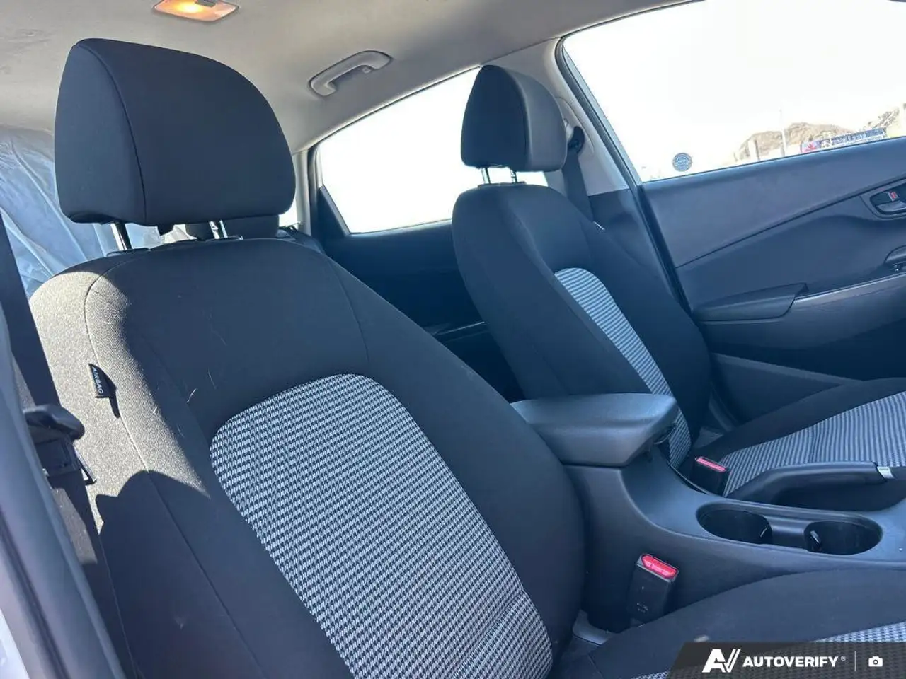 Hyundai KONA photo Hyundai KONA