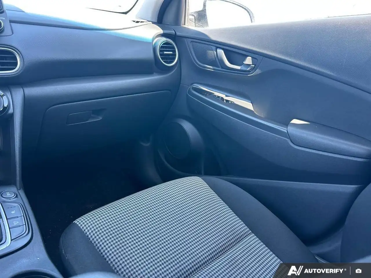 Hyundai KONA photo Hyundai KONA