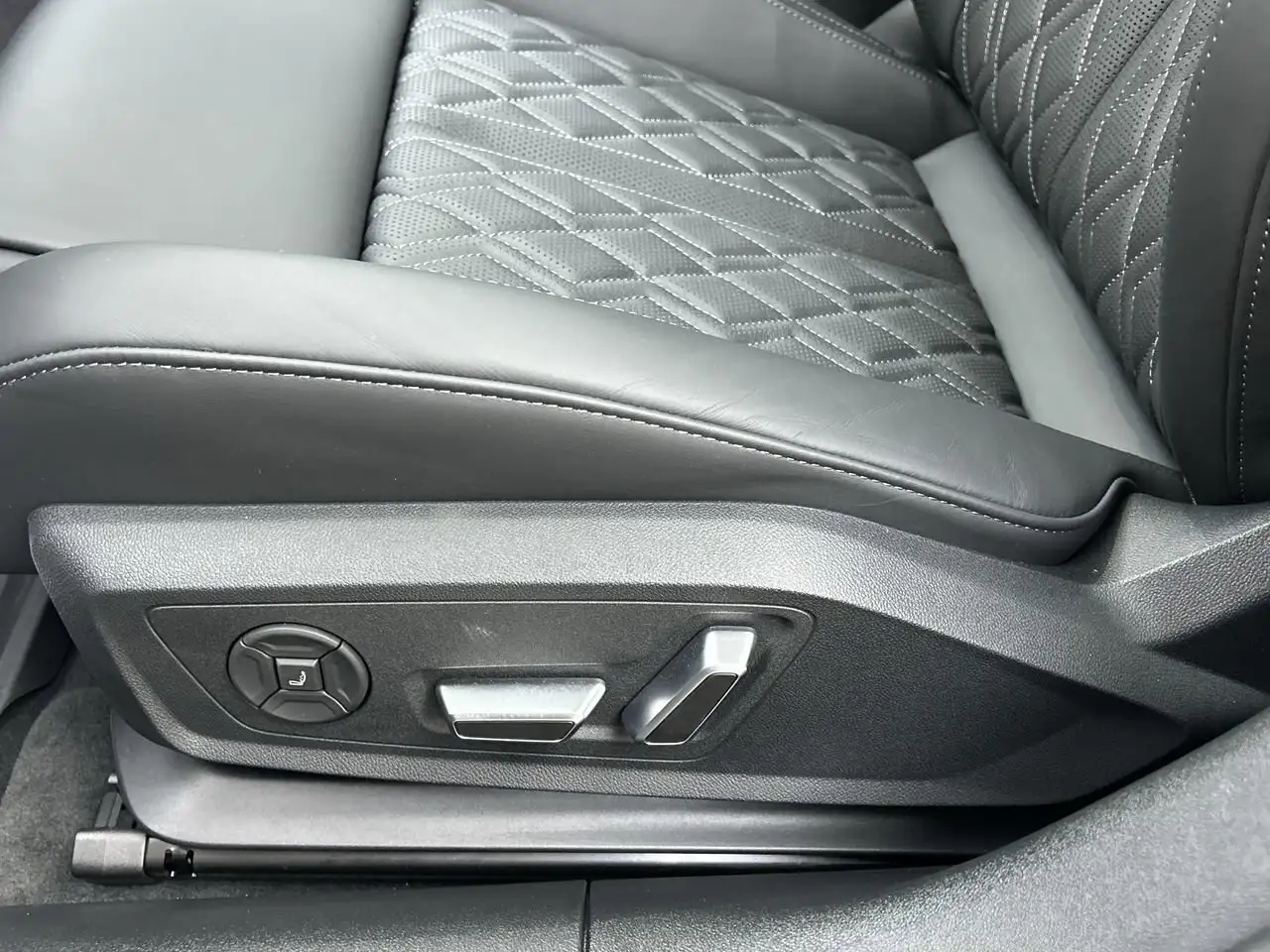 Audi A6 photo Audi A6