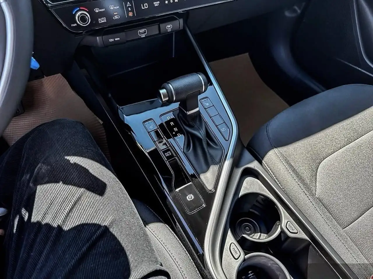 Kia Niro снимка Kia Niro
