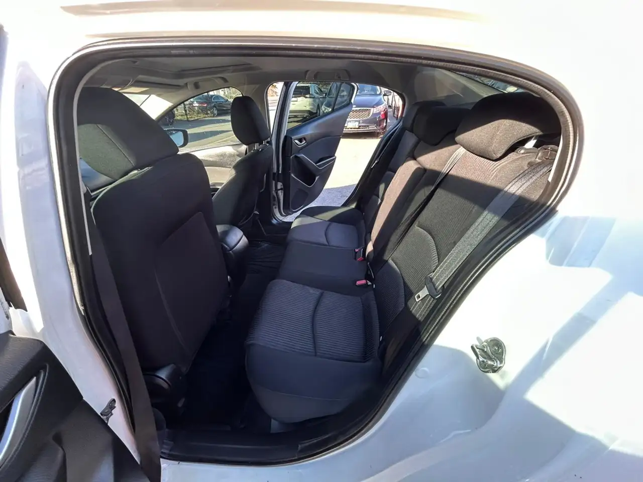 Mazda 3 снимка Mazda 3